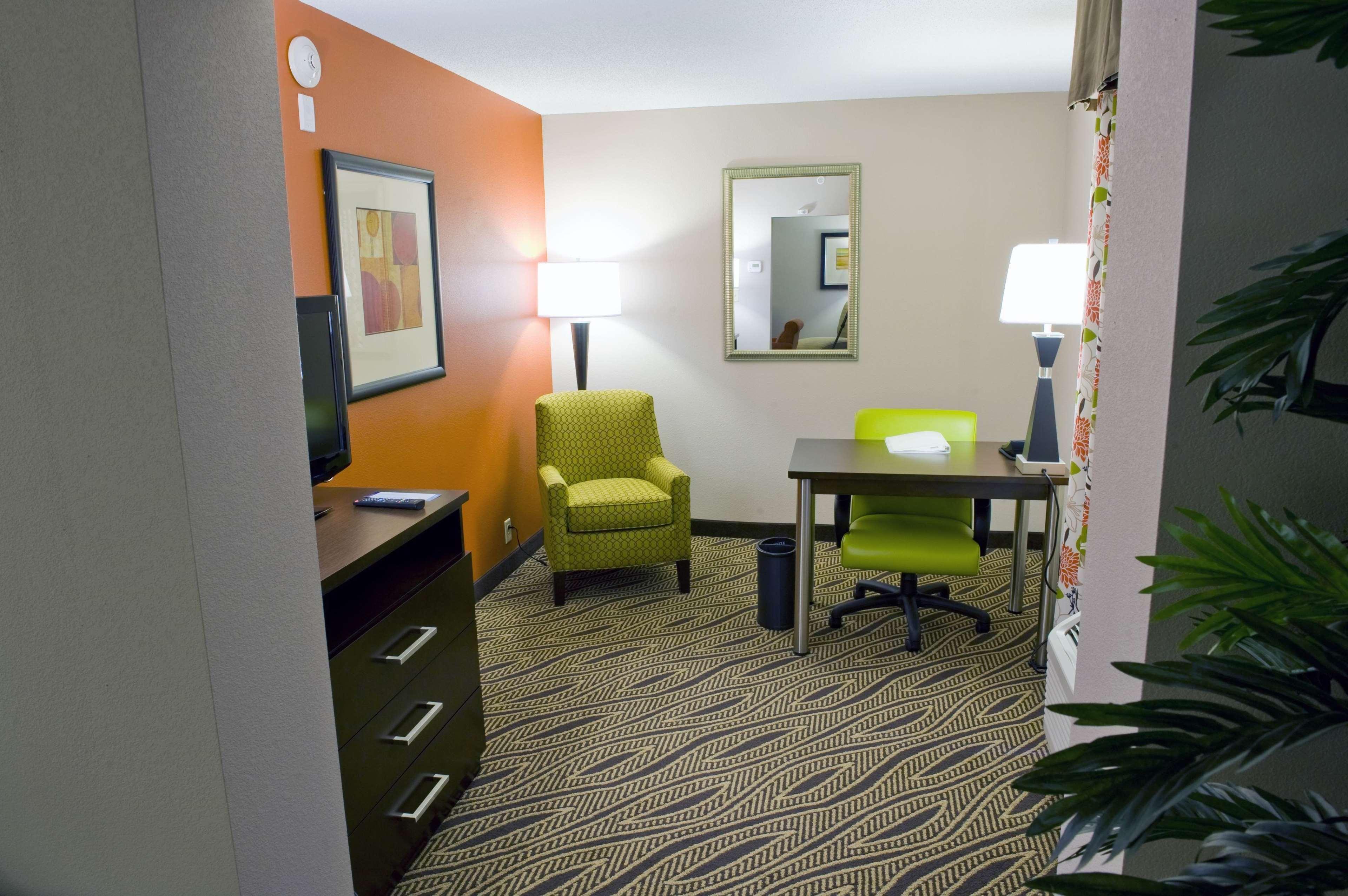 Hampton Inn Evansville Airport Exterior photo